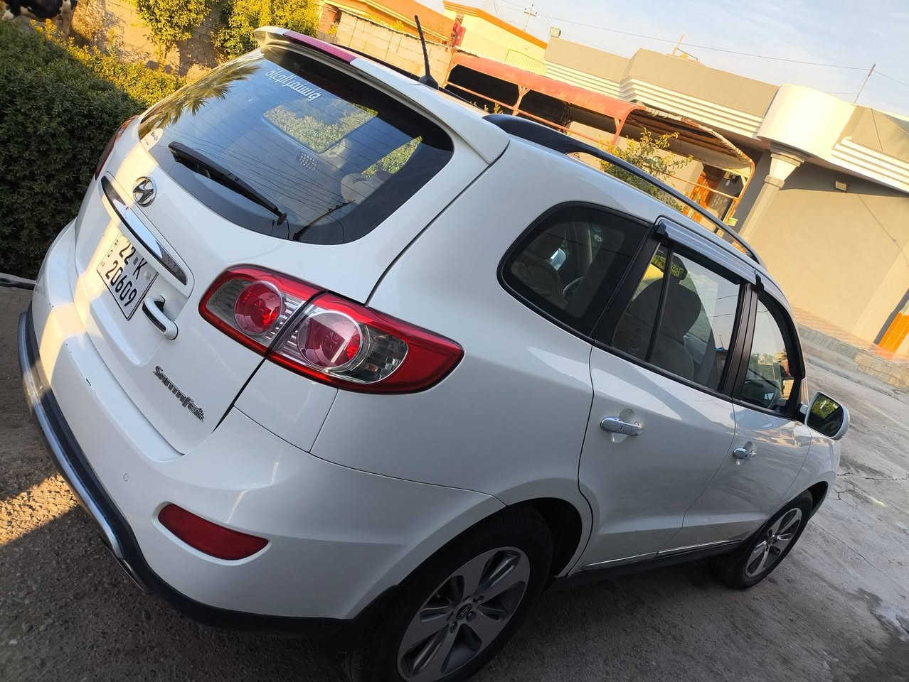 للبيع 
سنتافي 2012 خليجي فول الفول 1/1
 السعر مناسب 145 وبيهه مجال بسيط جداً
صبغ قطعه وحده چاملق امامي فقط بدون دواخل 
محرك 2400 دوش شرط 
محرك كير تبريد ثلج وتدفئه شرط نار  
طخم تواير جدد وصدر طبه
مواصفات فول الفول  سيارت بيت ما متعوبه 
تحكم ستيرن كامل مع تثبيت السرعه 
سلايت فتحه 
بصمة ابواب وبصمة صندوق 
بصمة تشغيل 
سبعه راكب 
ثلاث قطع تبريد 
شاشه ايباد 
كامره خلفيه 
داخل لونين صاج
حته بيهه جرس على ال١٢٠ 
اشاير بل مري ومري شفط
رقم اربيل جديد هزه سنويه جديده شرط التحويل
السياره بأسمي شخصياً
***********
مكان السياره صلاح الدين الشرقاط الحوريه
