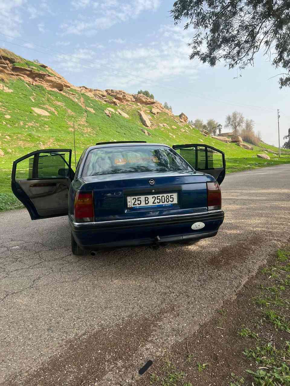 اوبل اوميكا موديل 1993 فول مواصفات
محرك 20 كير اوتماتيك 
رقم كركوك دولي بسمي ل 2029   
دفتر بانزين بيه 
كير ومحرك بشرط 
صدر  واكسل بشرط 
بدون ضرر   كل جسمه عل بلاد  حتى هلالت بلاد 
بونيد وصندوك  صبغ فقط رش بدون ضربه  وباقي كله بلاد صبغه بلاد 
 اربع جوم كهرباء 
اي بي اس 
تبريد بلادي بس ما يشتغل 
سلايت كهرباء 
سعر 43$ بيه مجال بسيط
اي استفسار خابر 
*********** ديبيس, كركوك
