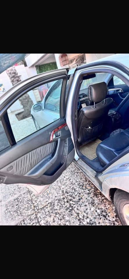 سلام عليكم سياره مارسدس غواصة موديل ٢٠٠٤ سياره جديده معنا الكلمه محرك ٦ سلندر جديده حيل ادوات ادوات مكانه حله السعر ٦٨ وبيهه مجال حك جيتك ***********
