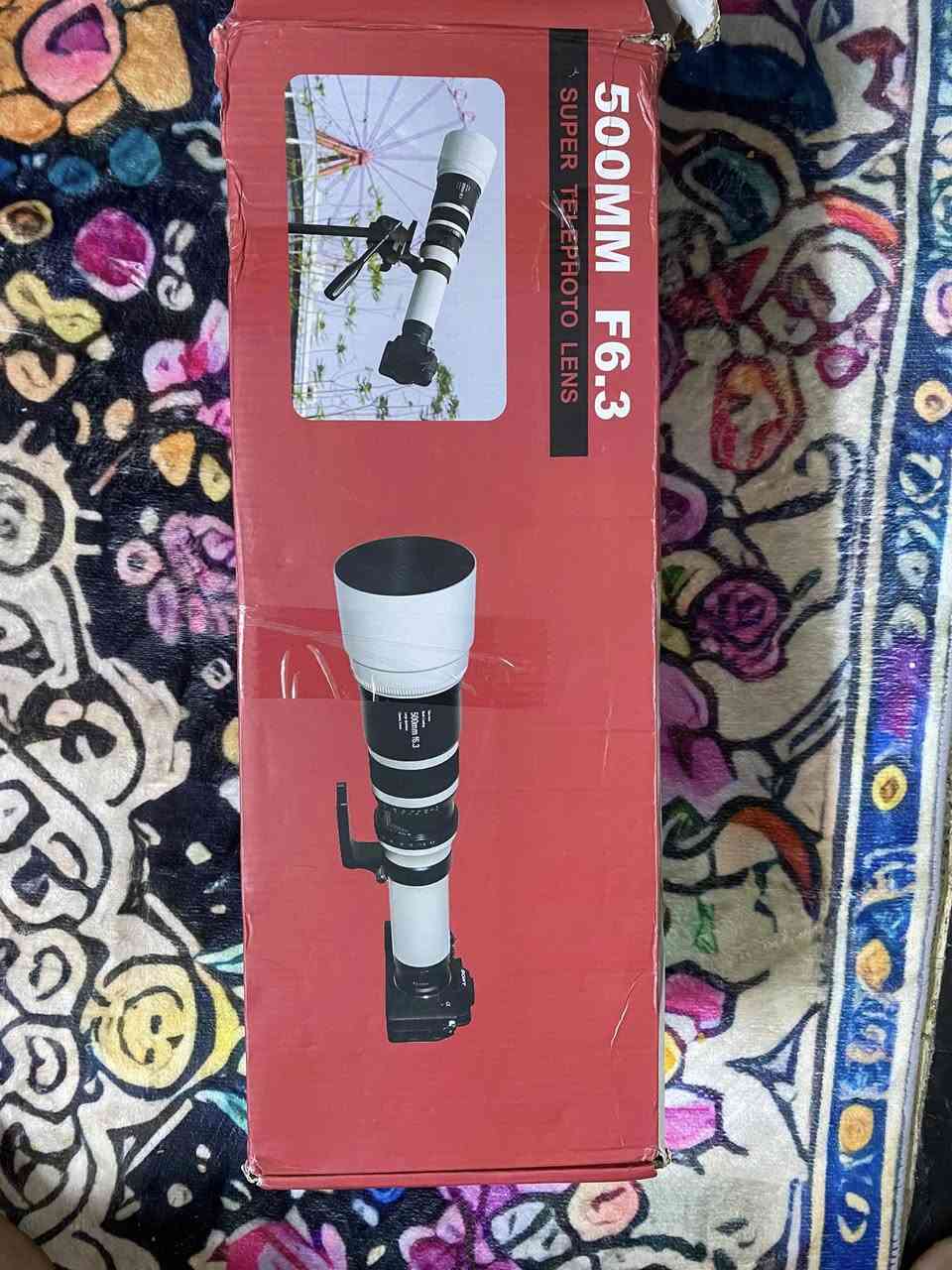 هذا المنتج عبارة عن عدسة تصوير تليفوتوغرافي ببعد بؤري 500 ملم وفتحة عدسة F6.3. 
البعد البؤري: 500 ملم، مناسب جداً لتصوير الأهداف البعيدة مثل الحياة البرية والرياضة.
فتحة العدسة: F6.3 الثابتة.
التركيز: يدوي بالكامل للتحكم الدقيق.


**إذا كنت صاحب هذا الإعلان وتريد حذفه لأي سبب، رجاءا أرسل رسالة إلى الدعم الفني**