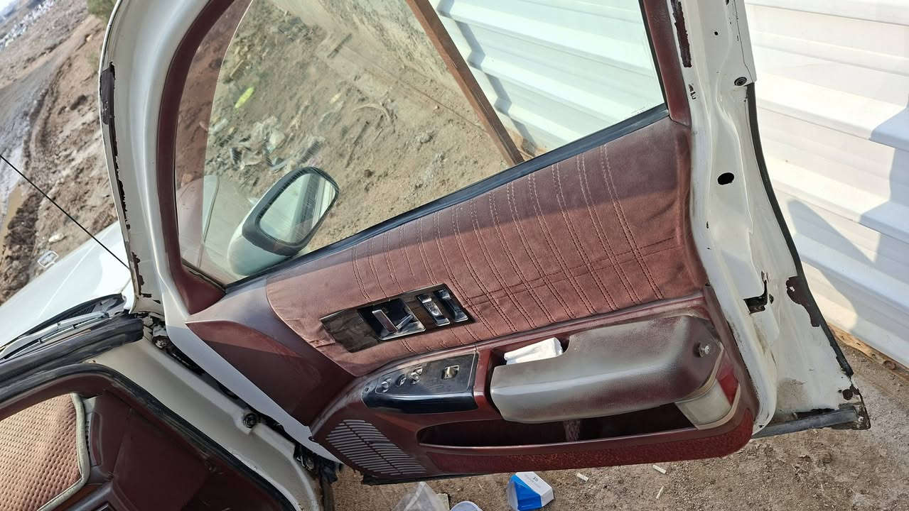 السلام عليكم دولفين موديل 91 سياره جاهزه تبريد حداديه تخم تاير كهربائيات جاهزه من كل شيء سياره بلاديه سياره مال جناي وباسمي السعر 40 وبيها مجال مكان بصره رقم الهاتف  ***********
