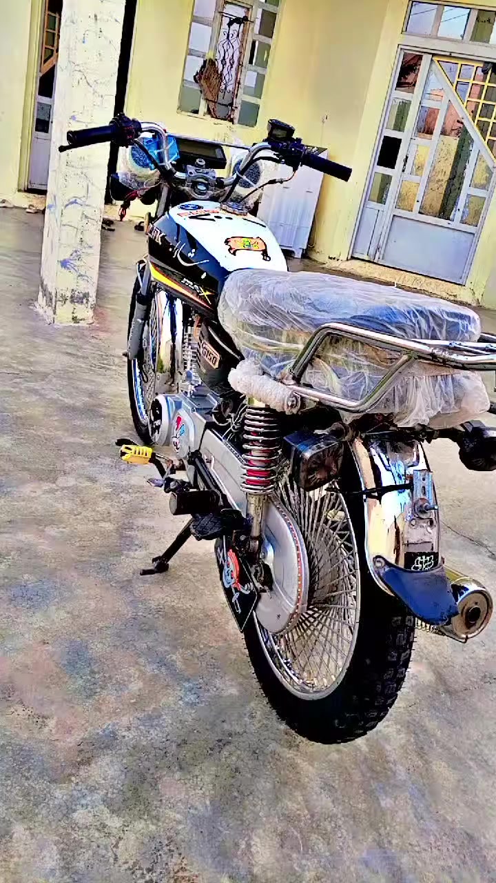 السلام عليكم  تايكر للبيع اربعه كير الدراجه بدايت دخان  ماعرف بيها كايمه او لا تجي تفحص وسهله مكانها بيجي حي التاميم موديل24--رقم راسلني وتساب بس***********
