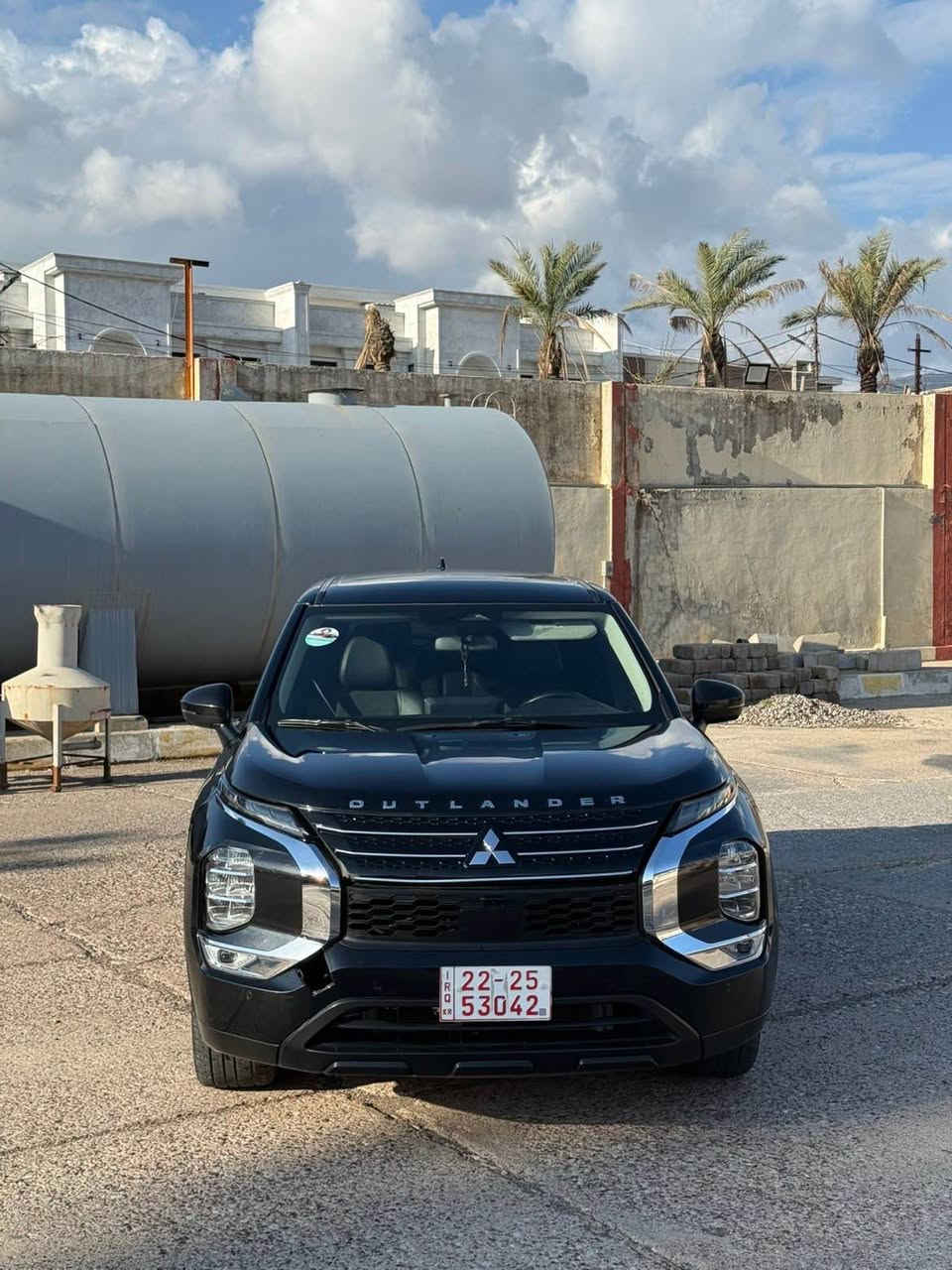 السلام عليكم 
للبيع فقط 
ميتسوبيشي اوتلاندر 2024

ماشيه 26 ميل
محرك 2500 / 4 سلند

مواصفات (se) لون اسود 
كشن هيتر تبريد تدفىة كشن كهربائي ويل كروم كاميره 360 درجة صندوك شفت سيارة فول بس بدون فتح بدون دبل
سيارة (2) قطعة ونص صبغ بدون دواخل شاصي بدنه شرط ترقيم شرط سونار رقم شاصي موجود
تترقم شمالي (دهوك) باقي (40) يوم للرقم 

سعر(184) 
رقم هاتف  *********** واتساب 
مكان السيارة (عقرة) أربيل, العراق
