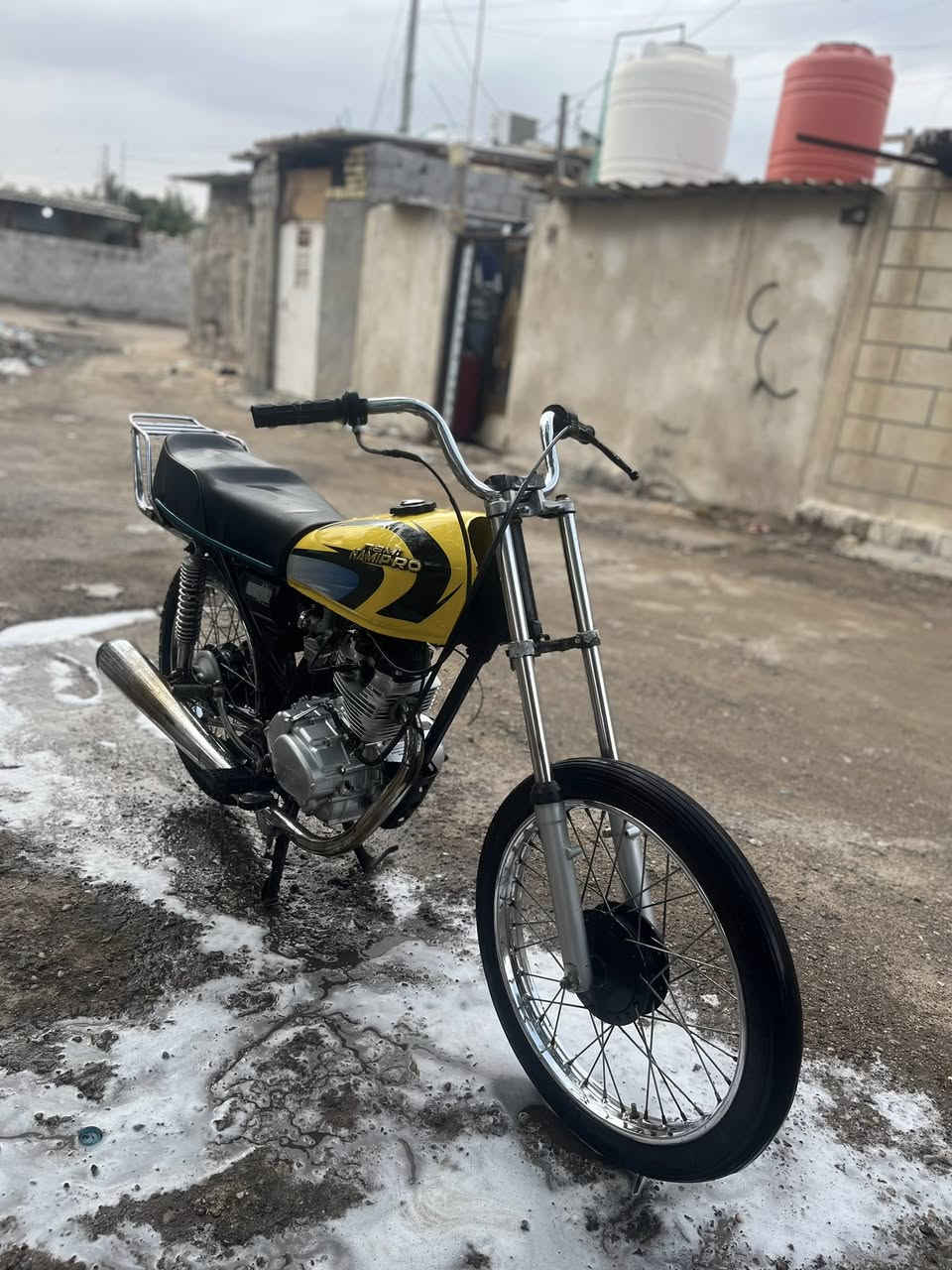 السلام عليكم للبيع نامه ماصارله هواي من معمره غراضه كلهن جدد مانقصه برغي الدراجه مامفتوحه وسامته نهضه ومعدل ونعومه وتجي وتشوف بعينك مكاني البصره معقل 
ب٤٧٥ 
***********
