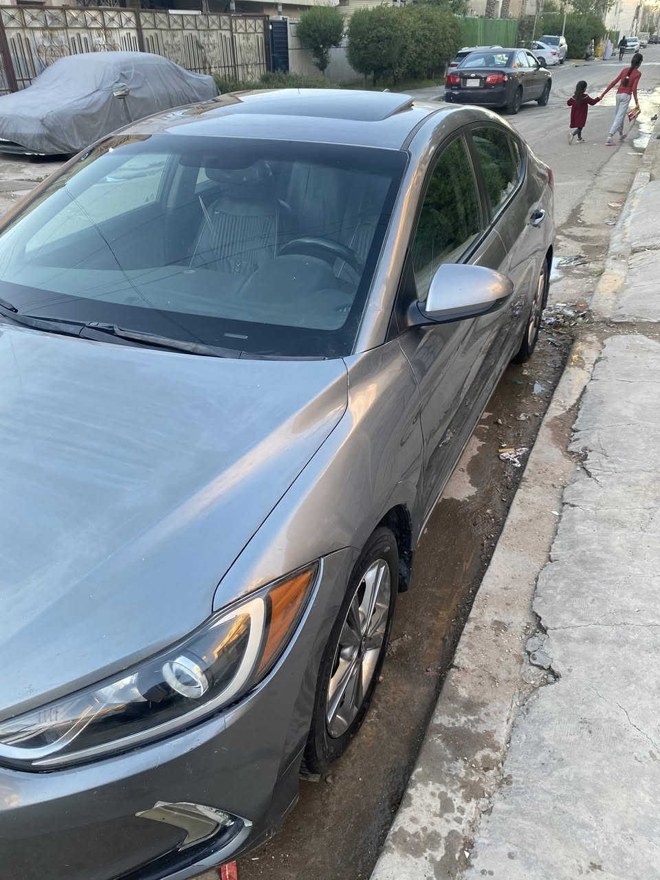 السلام عليكم للبيع النترا وارد امريكي موديل ١٨  ماشيه ٩٨ الف ميل فول السعر ١١٦ رقم بغداد صور الحادث بالمنشور والسونار هم موجود بسمي السياره المكان بغداد الغزاليه رقم الهاتف *********** وات ساب ملاحضه المكينه بيها بخار وتنقيص انطخت يمي واني صبغتهابدون دواخل  داخل البوب ماكو فقط الشخوط محفوره لازم تنصبغ وكلشي موجود بالصور صدر كير تبريد شغال والسياره احلا من الصور والرصعات كلها ممبينه شي قليل بس بسونار تبين
