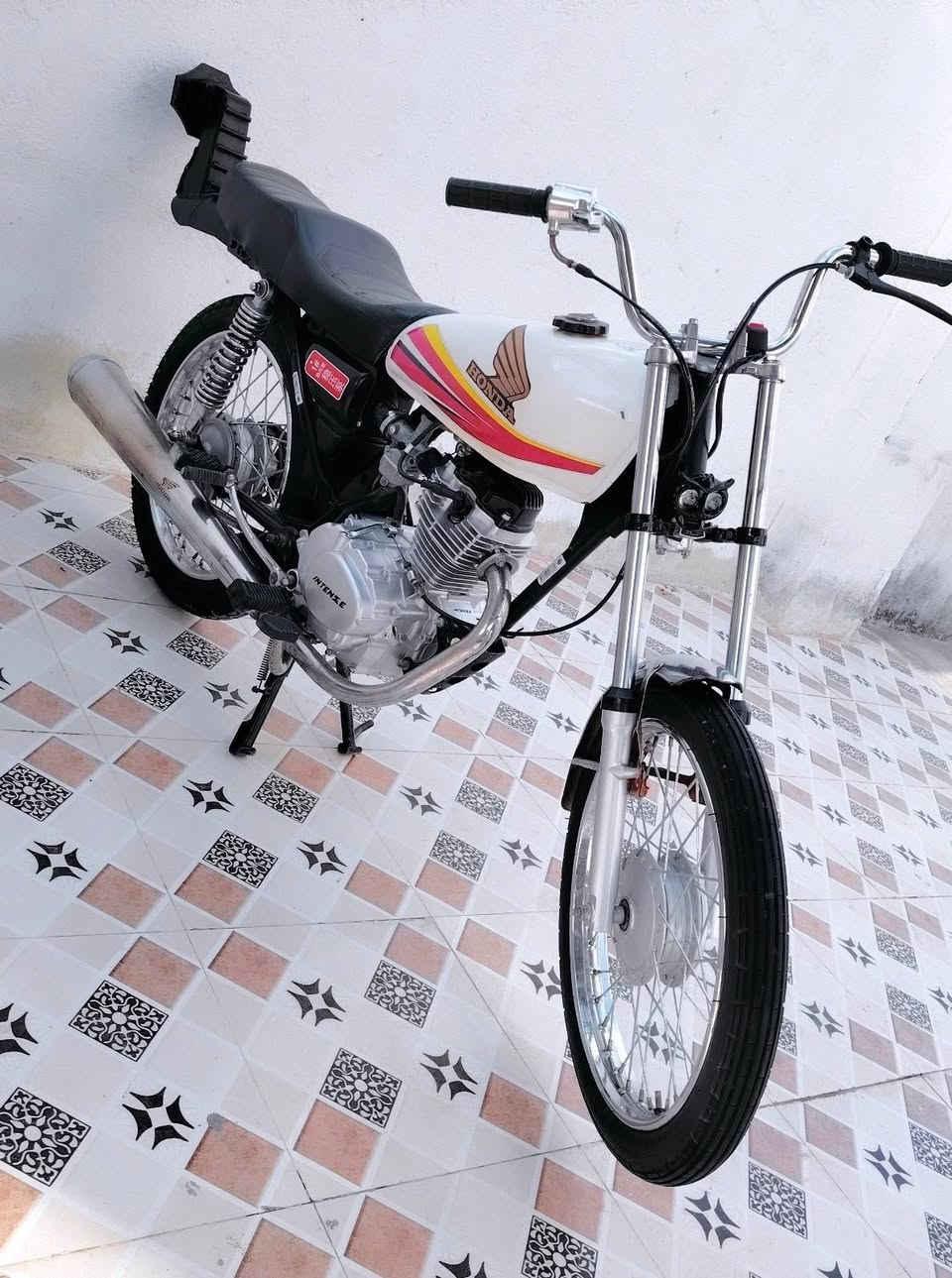 نامه تعميره 2025 وشاصي 2018 اوراق مكينه بالكارتون مامفتوحه نضيفه دراجه وجاهزه مانقصه شي 600 وبيها مجال قليل مكاني قضاء النصر شراي اتصل ***********
