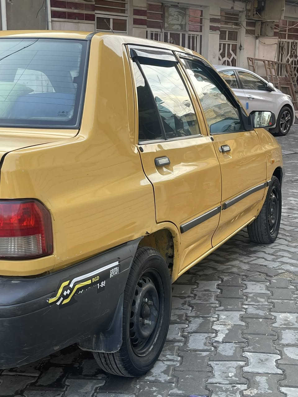 سايبه ١٧ رقم انكليزي مصفره هيه وغرامه السعر ٣٥ العنوان الاعظميه ***********
