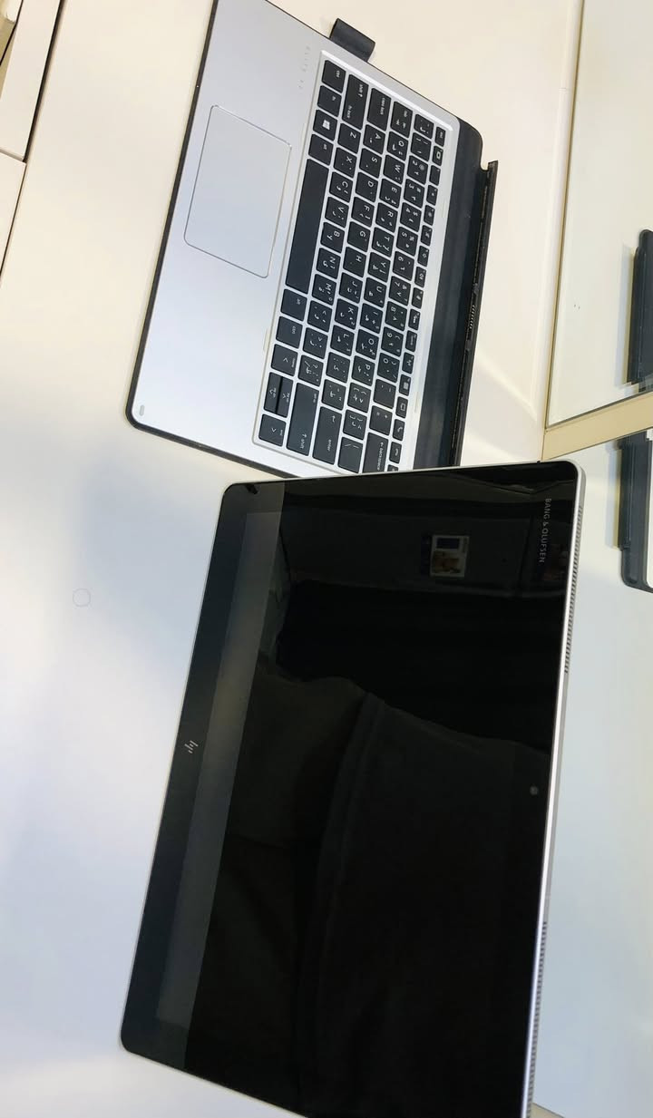 لابتوب منفصل لمس HP elite x2
(لابتوب) و (تاب) بنفس الوقت 

السعر 300 الف وبيه مجال بسيط

موصفاته 
المعالج core i5 الجيل السابع
الرام 16 كيكا
الهارد 256 ssd
كرت الشاشة شير 8 كيكا
بصمة
كامرة خلفية
لمس
شحن تايب سي سريع
حجم الشاشة 12.3 انش
شاشة 2k
يحتوي منفذ رام
يحتوي منفذ سيم كارت
يوجود خدمة توصيل مجاناً


**إذا كنت صاحب هذا الإعلان وتريد حذفه لأي سبب، رجاءا أرسل رسالة إلى الدعم الفني**