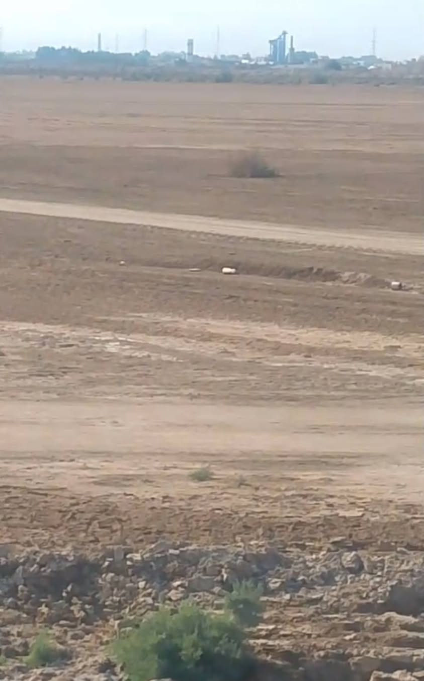 🧿 إعلان
 للبيع أرض زراعية واستثمارية 🧿
🔹 المساحة: 400 دونم
🔹 جنس الأرض: سند 25
🔹 تباع كاملة
 العنوان: الرفاعي مقابل جامعة أوما ومجمع الكناني للأثاث
🚧 تبعد عن الشارع العام 600 متر
📞 للاستفسار والاتصال على الأرقام التالية:
***********
***********
 يتوفر واتساب
