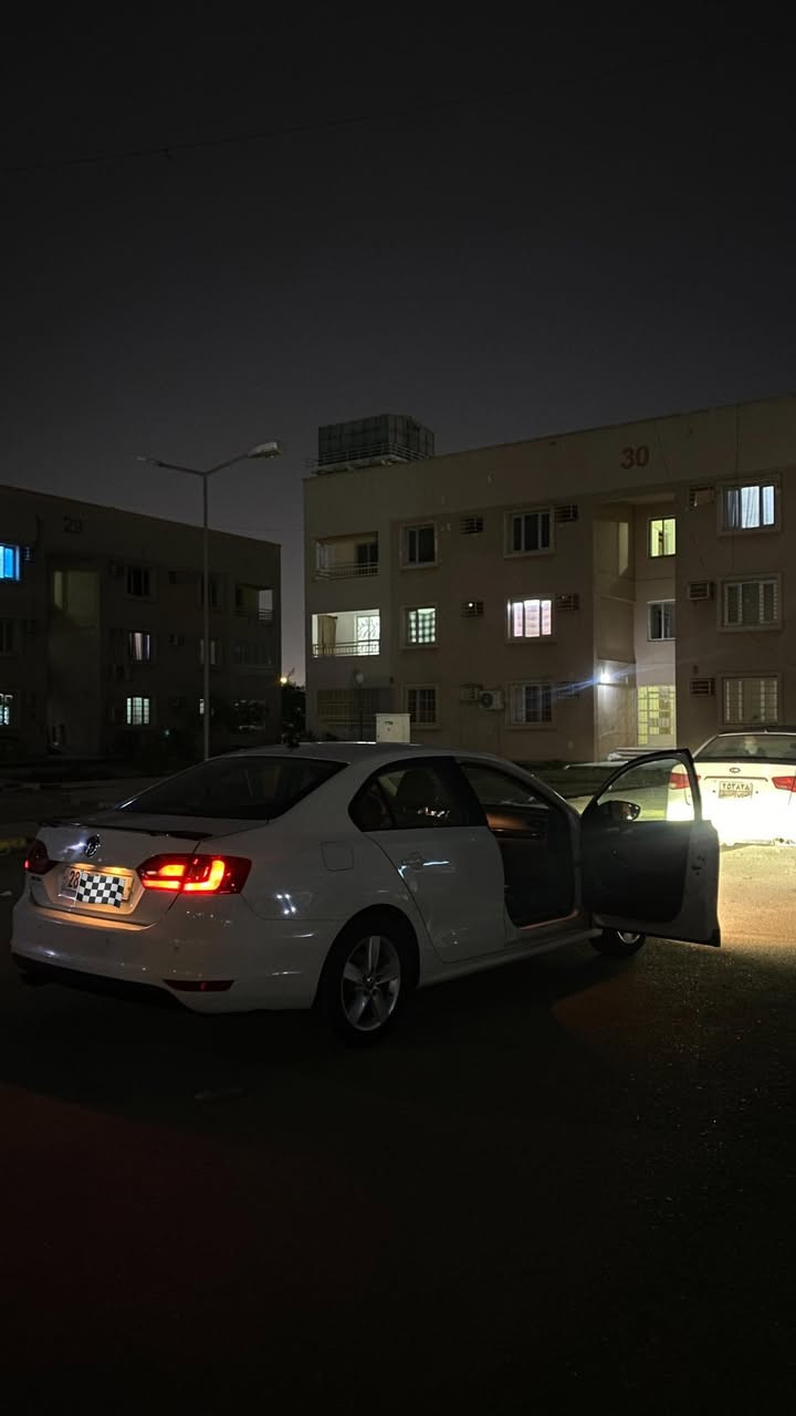 فولكسفاغن جيتا 2012
الماني ، وارد خليجي مكينه 4V
فتحة ،حساسات 
ماشية 200 الف 
السيارة حلوة وجديدة بيها جاملغ امامي واحد فقط 
ودحجات بسيطات بالبدي 
رقم نجف الجديد (انكليزي)
السعر 105 وبيها مجال 
مكان السيارة نجف


**إذا كنت صاحب هذا الإعلان وتريد حذفه لأي سبب، رجاءا أرسل رسالة إلى الدعم الفني**