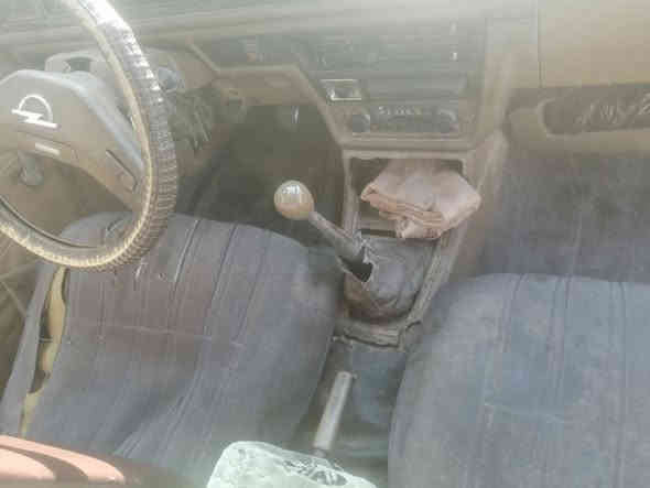 سلام عليكم سياره كرونه للبيع موديل 1981 رقم نينوى السعر 18 ورقه وبي مجال للشراي ***********
