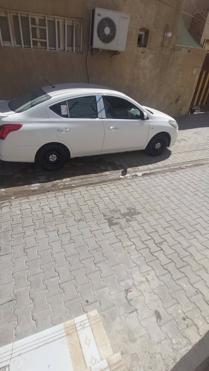 نيسان سني هندي موديل 18بيه جمالق الخلفي صبغ  105وبيه مجال
***********
