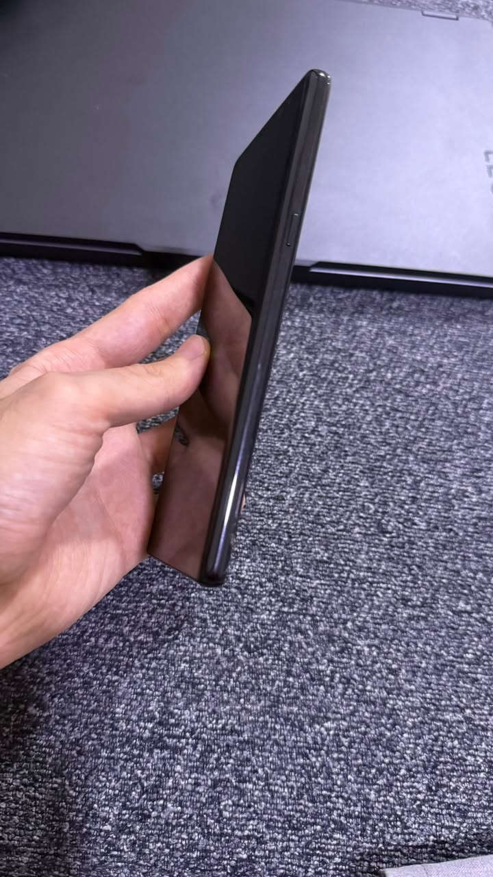 نوت ٨ نظيف بس البورد محترك اللي يريد بطاريه شاشه قلم كلشي سليم بالجهاز قيم واخذ هذا الواتس 
***********
