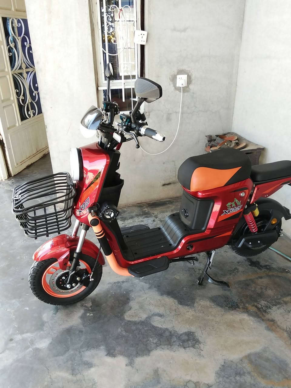 السلام عليكم يوجد موطور شحن للبيع X900 مستخدم شي قليل اقل من شهرين جديد على وضع الشركه السعر 500 وبي مجال شي قليل جدا رقم الهاتف ***********
