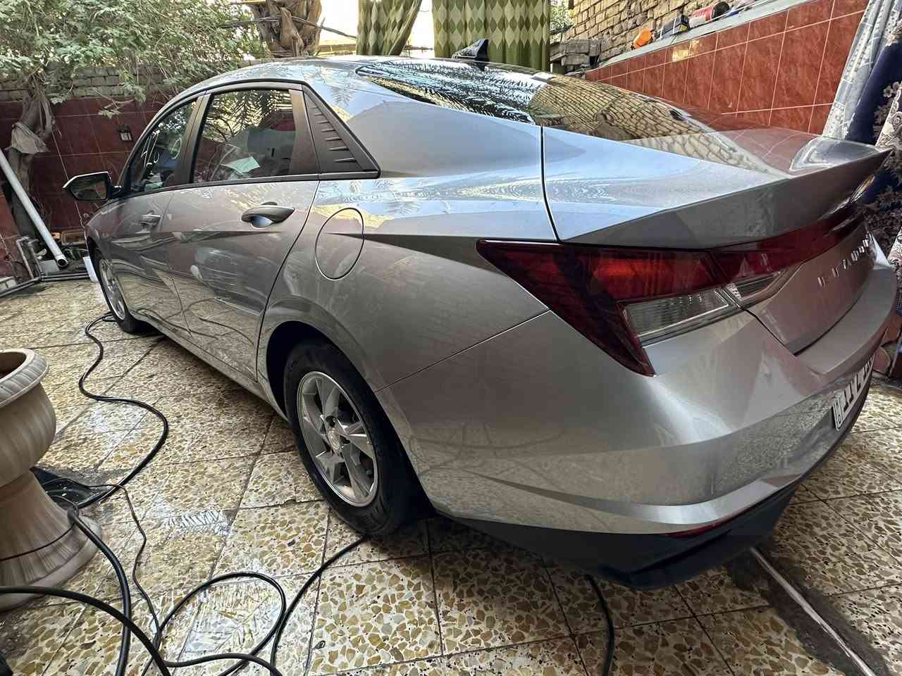 يالله 
السلام عليكم 

النترا ٢٣ 
حادثها جاملغ وبنيد وراجعات نفسهن سياره ليبل واحد حت باتريها ليبلها 
سياره جديده ماشيه ٤١ الف km
رقم بغداد ب اسمي 
بيها طخه بالباب الوره والدعاميه خالعه ما مسويها يحتاجلها فايبر كلاس 

١٥٠ وبيها مجال مكاني بغداد الشعله 
***********
