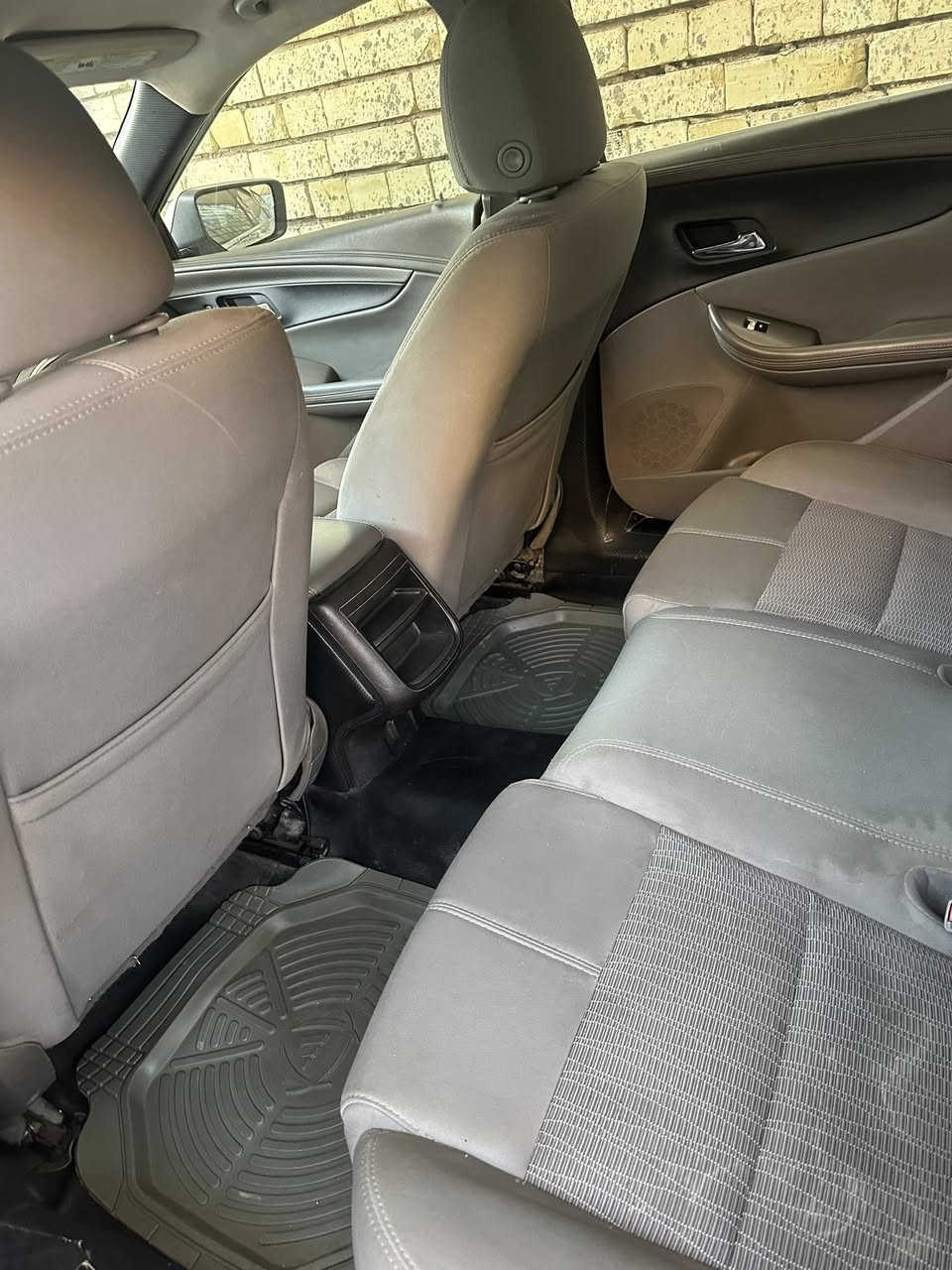 السلام عليكم
امبالا 2017 محرك 4سلندر 2500cc اقتصادي 

الضرر مبين بالصور بدون دواخل 

مواصفات عامه 

محرك مبدل حاويه 

صدر جديد 

تخم تاير جديد 

ارضية مغلفة

السيارة ع الفحص

السيارة باسمي تحويل فقط

السعر 110$ وبيها مجال 

بيع فقط 

موجود واتساب 

***********

الكراده خارج او حي الجهاد
