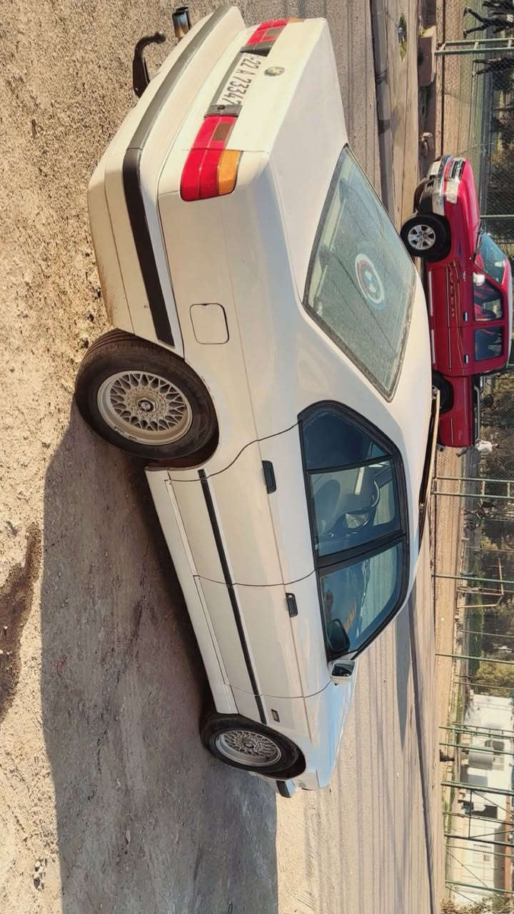 سه ره تا به ناوي خوا BMWبؤفروشتن
موديل ١٩٩٠مه كينه ٥٢٠گيرعادي بيلاد 
سه ناويوهه زاو هه مووشتيكي نويه 
به ناوخومه وه يه وه كلا په نجا بومور جيت ويست ئه وه ت بو ده كه م 
سليد
دووجام كارابا 
بوياخ بيلاد بوياخي نيه
سه ياره كه زور نومونه يه له جواني جالو ورده شوختيشيني زور جاهيزا مالي دووسته
عه يناو كلاجي تازه گوراوه 
جوار تايه و ويل لوك 
ته حويل موس براوه به شه رت 
گيروماكينه به شه رت ١٠فيته ر
بجوك ترين عه يبو سه ت دوولار بشكينه
 سحري خوار هه موو بازار ٥٣مه جاليكه م
بوزانياري زياتر ته له فون كان مشته ري نيت سه روخوتو منيش مه هيشينه له گه ل
ريزم 
ژماره ***********
***********
