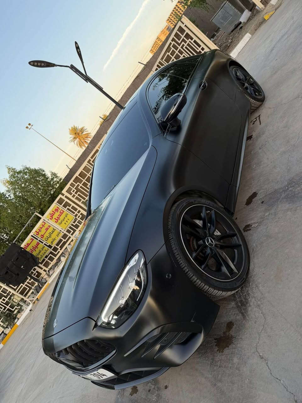 السلام عليكم 
مارسيدس  E53 موديل 2023 
فول مواصفات وكاملة ع آخر حبة فلس متصرف عليها ماشية 14km اخوان السيارة عارضهه جوى السوك ومغلفه ppf والحادث بالمنشور قبغ صندوق وجاملغ  صبغ السيارة موجوده بمنطقة زيونة وسعرها 465 ورقه 
للاستفسار *********** بغداد, العراق
