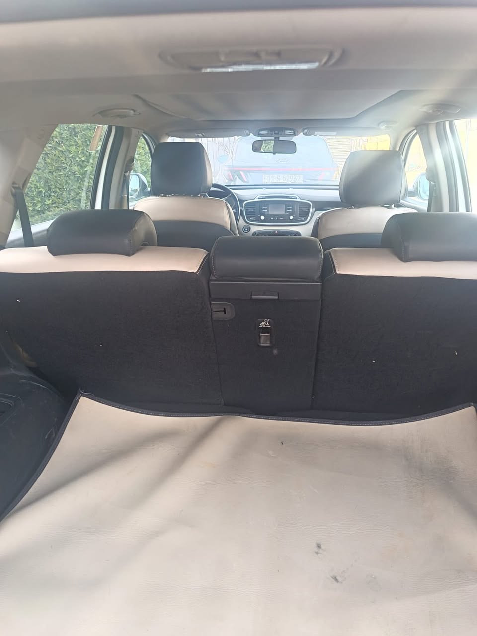 سلام عليكم
كيا سورنتو موديل 16 السيارة مكفولة كير ومحرك
السيارة فتحة بانورما / فور ويل /كشن امامي كهرباء / جنطة كهرباء وهواي مواصفات السيارة بيها طخة بالجاملغ الخلفي وطخة بسيطة بالباب الخلفي السيارة كلش نظيفة رقمها بغداد مشروع وطني بأسمي مكانها البياع حي الرسالة الثانية
للتواصل على هذا الرقم ***********
فقط وبي وتساب
