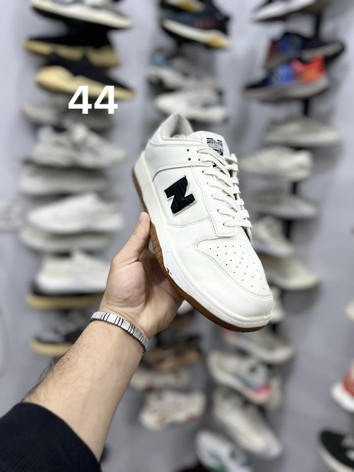 احذيه باله اصلي سعر القطعه 15 يوجد توصيل
العنوان بابل الدبله شارع ياحسين مقابل شارع المركز 
***********
