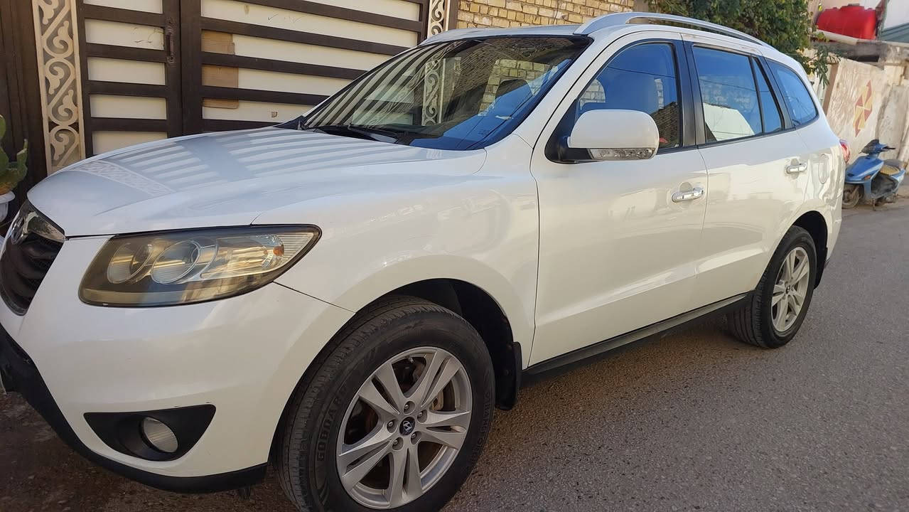 سنتافي موديل ٢٠١٠ رقم نجف تحويل مباشر فتحة ٧راكب تحكمات شاشه كامره ثلاث قطع تبريد محرك٦  ٣٥٠٠ جيد جدا تبريد شغال السياره بيها قطعتين صبغ  السعر ١٢٠ وبيها مجال العنوان الديوانية الشاميه للإستفسار الاتصال ***********
