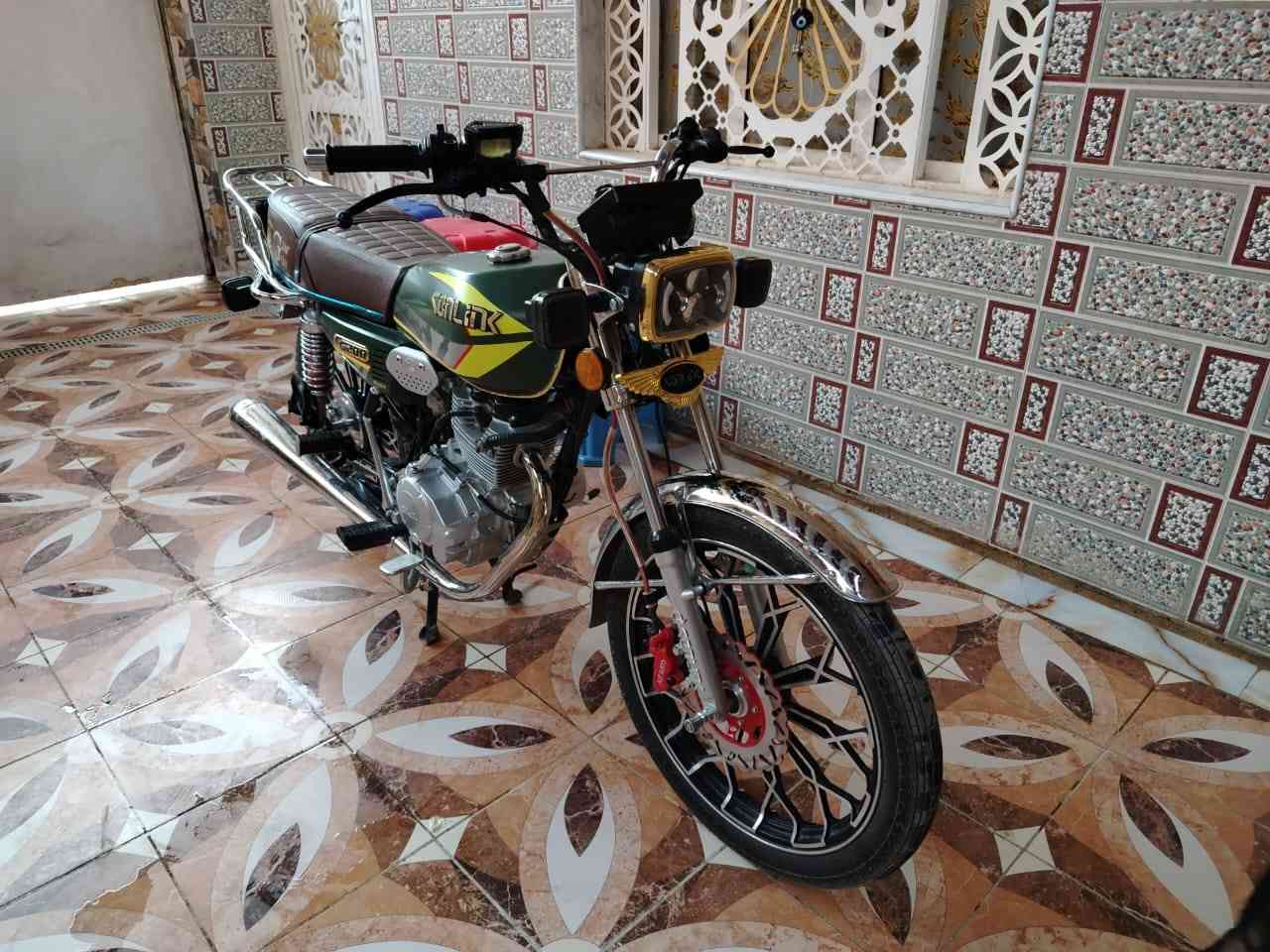 السلام عليكم دراجه سيفان خمسه كير 
اوراق سكنر 2024 مكينته 200
الدراجة كفاله شوفت عينك ماشيه 4000
السعر 850
شطره
رقم ***********
