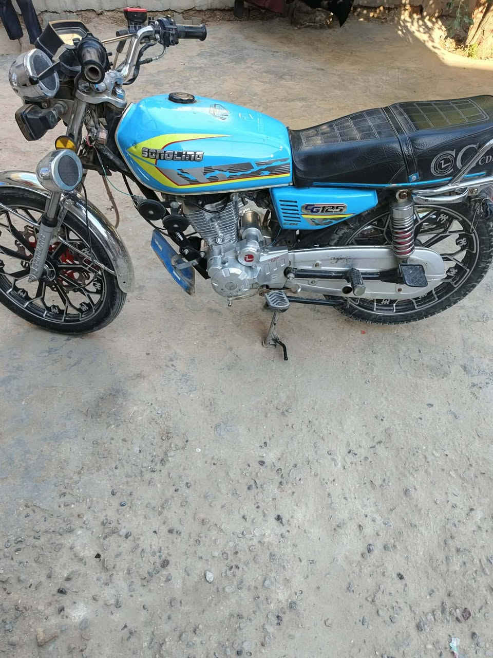 سلام عليكم دراجه سفانه موديل 24 وعشرين أوراق ستنساخ كفاله عامه مكان لقاسم لسعر 750وبيهه مجال لاستفسار ***********
