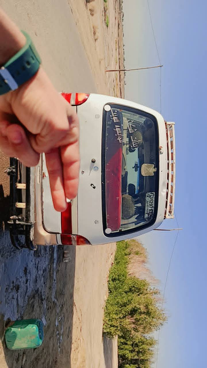السلام عليكم كيا بريجو للبيع موديل 98 السياره خير من الله رقم بصره مشروع وطني المكان الديوانيه قضاء الحمزه  الشرقي  ***********
