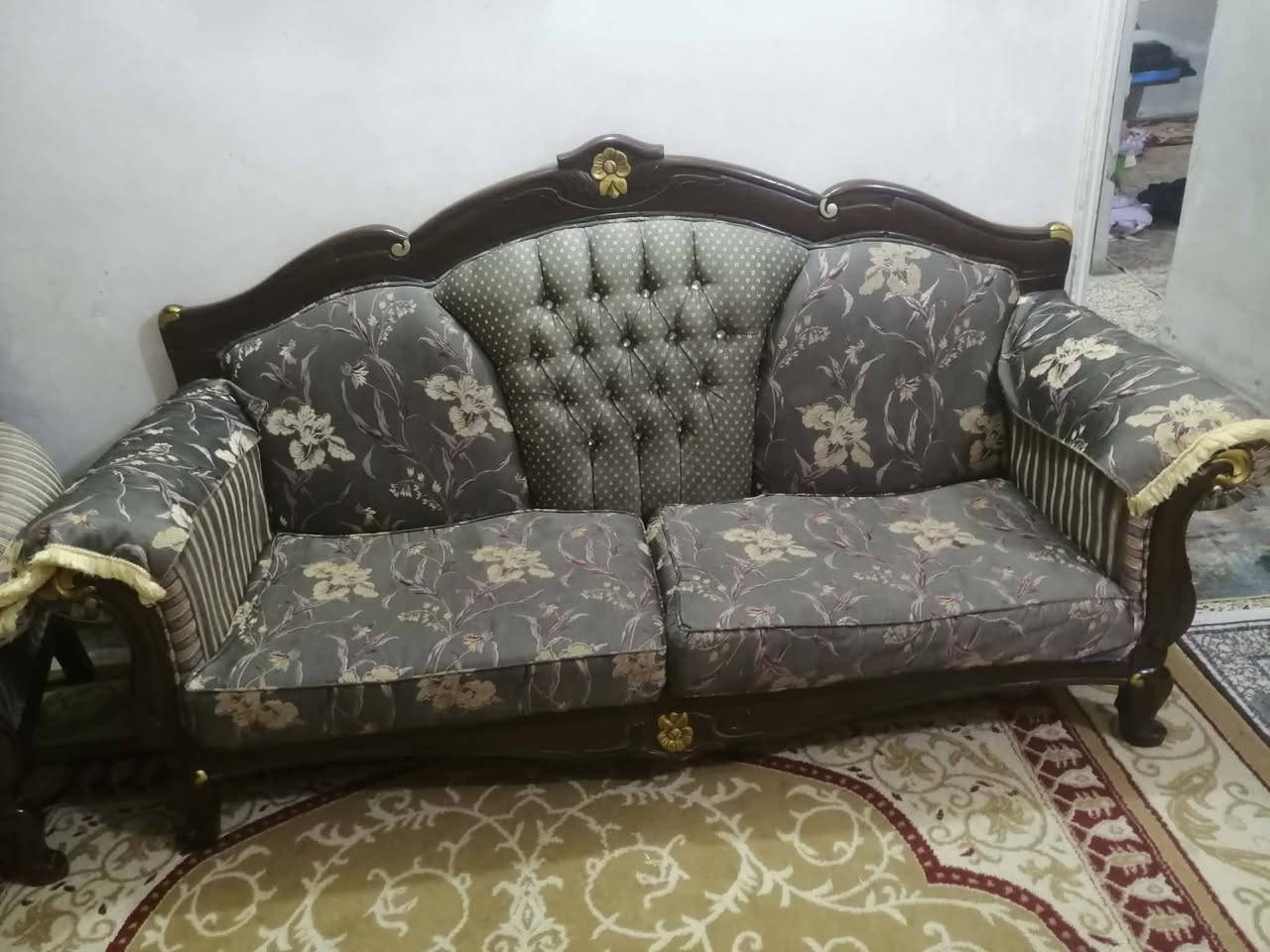 تخم ملاكي اصلي نضيف صاج 10 مقاعد مناسب ٤٠٠ الف بس مكاني كماليه شارع الاصفر ***********
