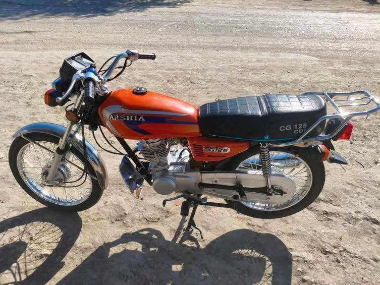 سلام عليكم شباب دراجه ارشه 25مكفوله كفاله عامه لون مميز سعر 650وبيهه مجال قليل مستعجل عل بيعه ***********
