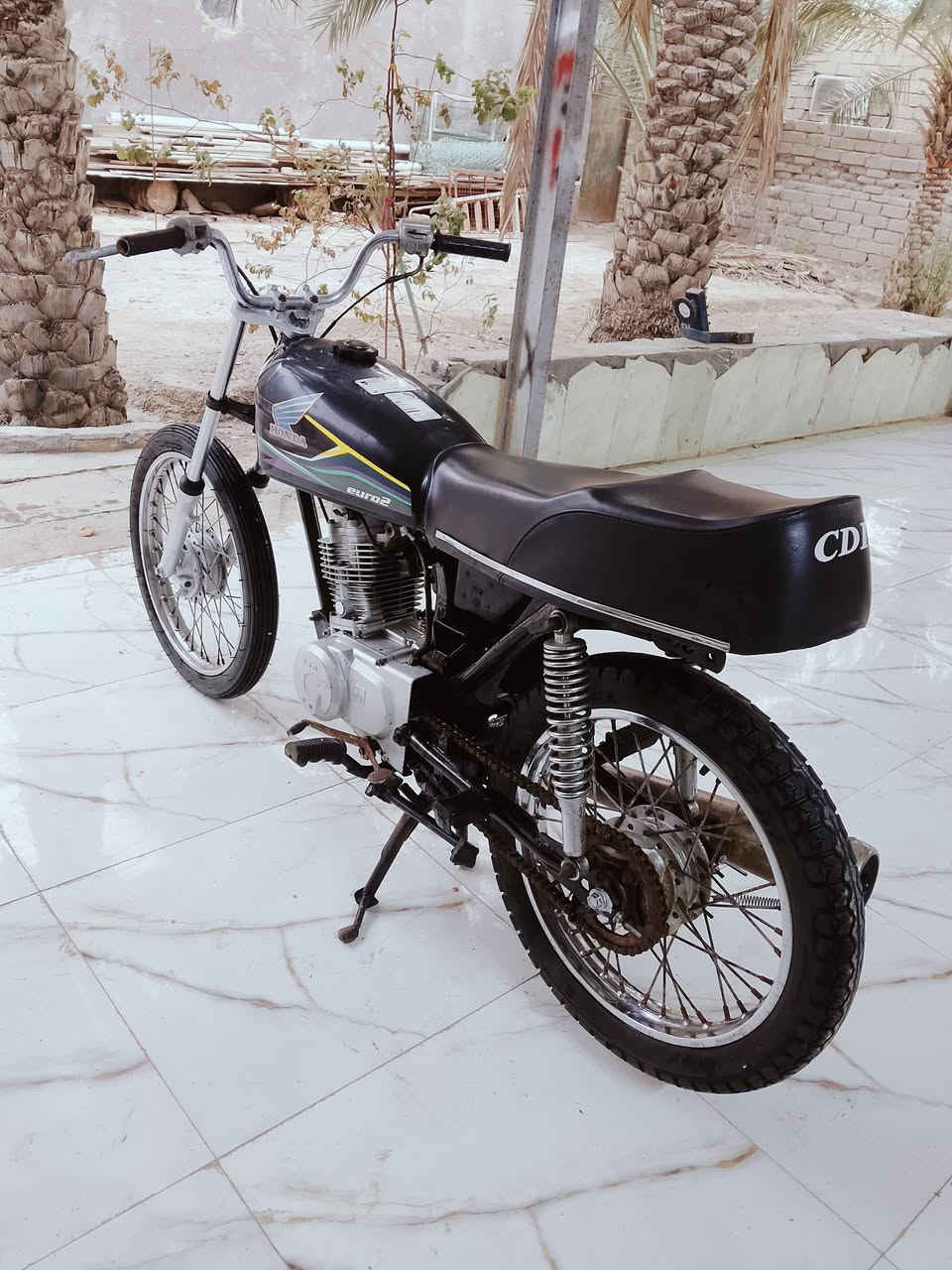 سلام عليكم
دراجه للبيع شاصي ارشا 

مكينه نامه دراجه جاهزه 

لسعر ٣٧٥ وبيه مجال قليل 

مكان سوك شيوخ ناحيه الطار 

رقم ‏‪0784 275 7723‬‏
