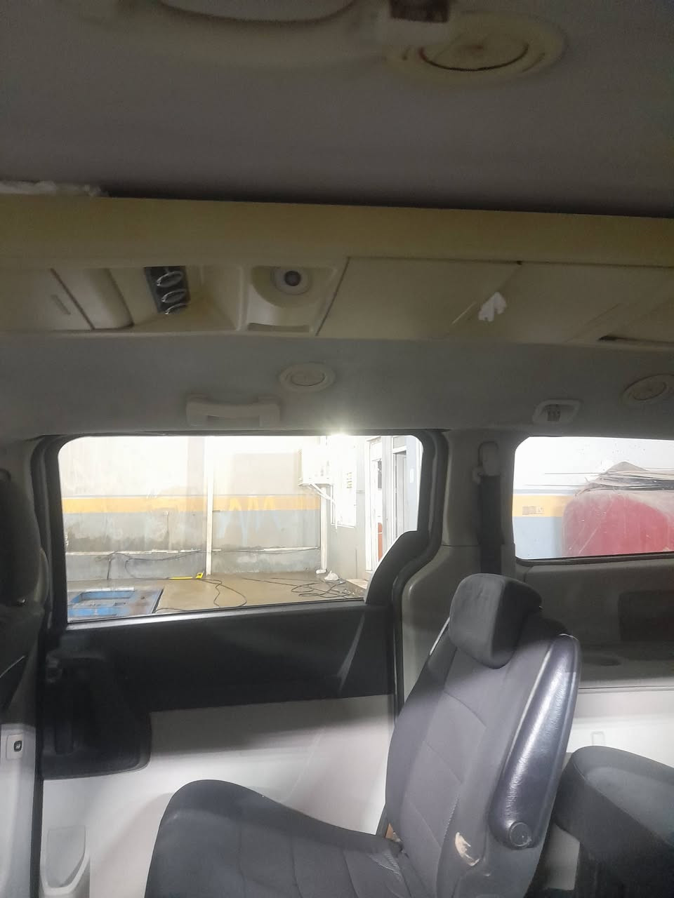 دوج كرفان محرك ٣٨٠٠ صبغ عام السعر ٧٥ ورقة موبايل *********** للعلم بيها اشتراك كامل من حي التعليم إلى حي النور
