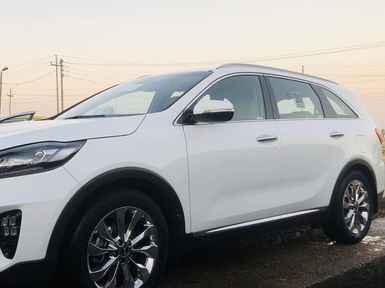 سورنتو 2020
6 سلندر 
رقم بغداد ماشية 53 
السعر 275 بيها مجال قليل 
مكان ديالى .
***********
