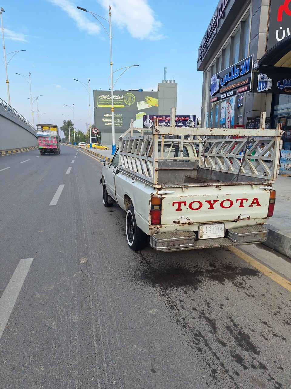 السيارة جاهزة وشرط الفحص
رقم الماني
بأسمي
شرط التحويل
٣٥ ورقة وبيها مجال 
***********
