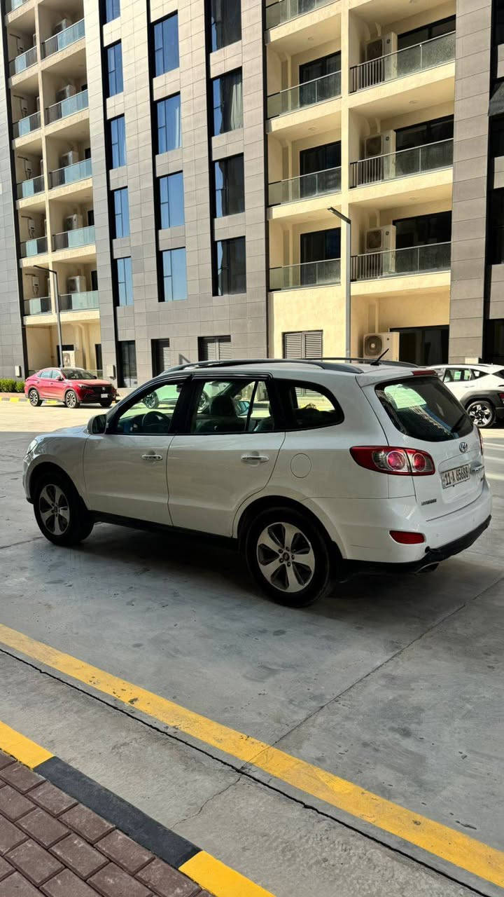 للبيع سنتافي موديل٢٠١١  خليجي لون ابيض رقم بغداد ألماني مشروع وطني تحويل مباشر سنويه  داخله هزه  مكينه ٤سلندر  كير مكينه خير من الله  صدر امامي خلفي جديد تخم تاير جديد
السياره فول مواصفات 1/1 
بصمه تشغيل 
بصمه أبواب 
٧راكب 
ثلاث قطع تبريد 
فتحه سقف 
كشن كهرباء 
مري شفط 
اشاير بل مري 
 
تبريد ثلج 
تحكم استيرن 
ويل كب 
شاشه كامره خلفيه حساسات خلفيه 
 
سياره بيه صبغ بل جاملغ الامامي و بنيد  
 سياره جديده ومال جناي السعر 150ورقه بي مجال 
رقم الهاتف /***********
