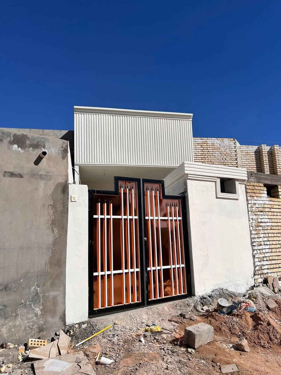 سلام عليكم
📍دار البيع في الجغيفي الثانيه. قرب اسواق جنه 
المساحه (100 متر )
الواجهه 5  النزال 20 

تفاصيل البناء. 

طابوك كنك

صب رمل مغسول سمنت مقاوم 
-نوعيه الشيش ماس 

الكهرباء. الفنار السعودي 
الماء والمجاري الامل الشريف 

نوعيه السراميك بورسلين ايفا. ايراني درجه اولى 

الابوب المنيوم. الشبابيك حديد ٣ ملم 

ملاحضه البيت جديد بناء حديث. ما مسكون. شارع 10 قرب اسواق جنه 

طابو زراعي. سند 25 المنطقه كامله من الخدمات. باقس التفاصيل. خاص او مراجعة شركه شركة الفرات العمراني للمقاولات 

***********
***********

