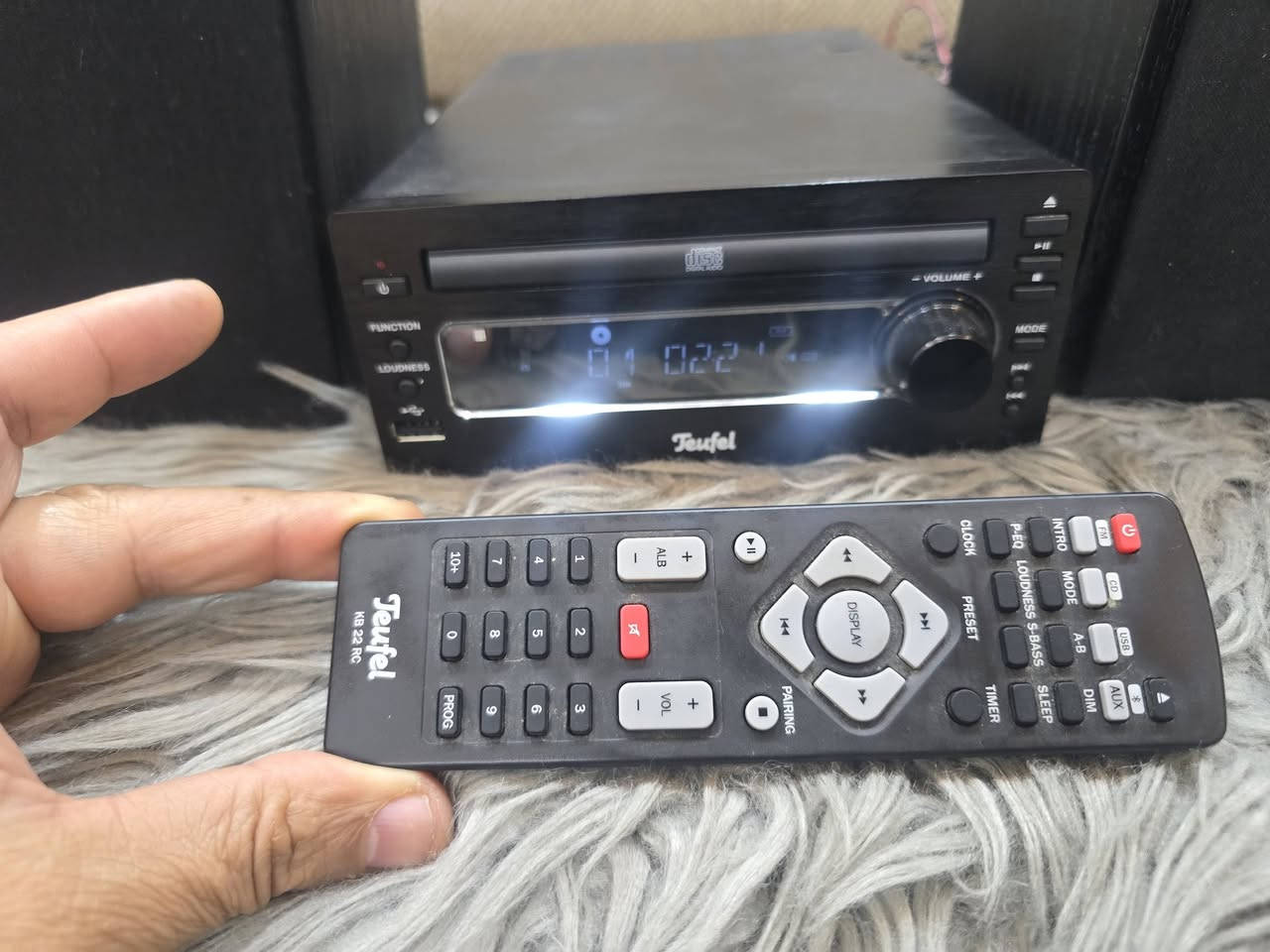 جهاز مضخم صوت اوربي مشغل سيدي. بلوتوث. افلاش.  راديو اف ام. اوكس  مع سماعات. وريمونت. اصلي ومحوله اصلي  شغال. السعر. بلاش.  65 الف   مكاني. سماوه. صوت. جدا. عالي. حركات صوت تحكم. ريمونت. مكاني سماوه ***********
