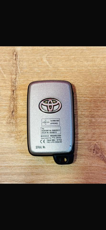 بصمة تيوتا للبيع قيم واخذها                        نضيفه جدا للاستفسار ***********
