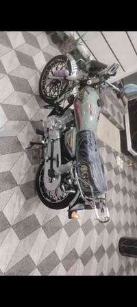 للبيع دراجه ايراني موديل25 لون سمنتي كلج عنبار محرك 200cc عداد الكترون...