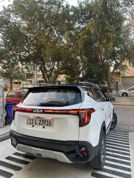 السلام عليكم 
للبيع كيا سيليتوس 2024 خليجي السعر 148
تو كلر فول مواصفات
سقف بانوراما 
بصمة
شاشة كبيرة متصل ديجتال
تحديد مسار
كروس مثبت سرعة 
4وضعيات قيادة
قيادة ذاتية 
اوتو هولد 
توقف ذاتي 
هاند بريك بصمة
رادار امامي خلفي 
كشنات جلد
السيارة ماشية 15 الف 
صار بيها هذا الحادث بابتين مثل ماموضح بالصور واحد مصلح والخلفي لا
بدون ايربالك 
السعر 148 ورقة ومجال بسيط
مكاني بغداد الوزيرية 
للأستفسار ***********
