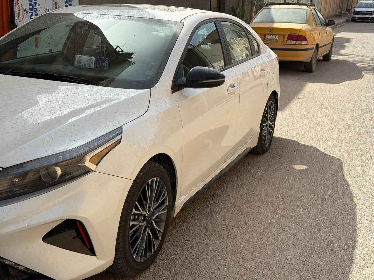 السلام عليكم كيا فورتي 2023
جيتي لاين فول الفول 

سياره حلوه ومناقصه شي 

موصافتها معروفه 

ماشيه 53وقابل لزياده 

رقم بغداد حره 

سعرها 155وبيها شي قليل لطيبين 

واي ستفسار ***********هذه رقمي 

*********** والخاص مفتوح شوف السياره عجبتك تفضل ما عجبتك الله الرزاق رقم الشاصي موجود
