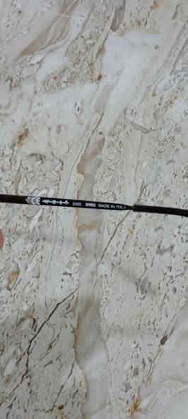 نظارة ماركة ويست ايطالي
تصنيع من قبل شركة ioves (مخصص لتصنيع النظارات و عنده خبرة 70 سنة)
قطعة راقية جدا
وزنه خفيف
تصميم انيق
قطعة نضيفة جدا
للاستفسار واتس اب ***********
