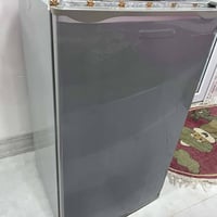 ثلاجة ٥ قدم • نظيفة • حي السكر