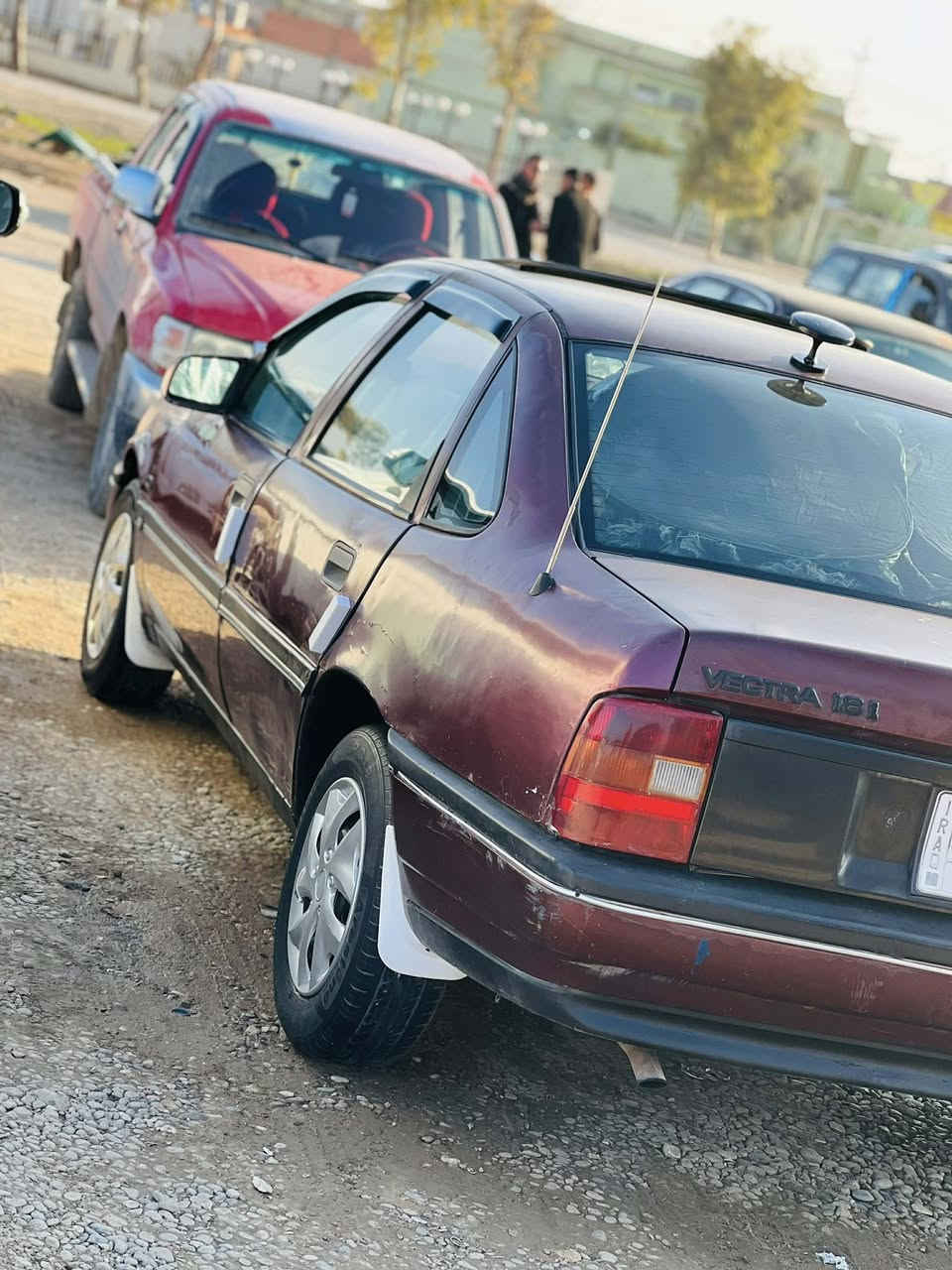 اوبل فكترا حجم 18 
كير اوتماتيك 
تحويل وكاله شرط 
محرك زين 
موديل 1992 
السعر 47 $ 

***********
