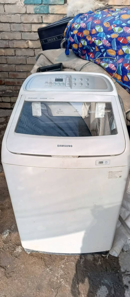 سلام وعليكم عندي غسالة سامسونج جديدة النضافة 90/100 خطين حار بارد
السعر 125
***********
