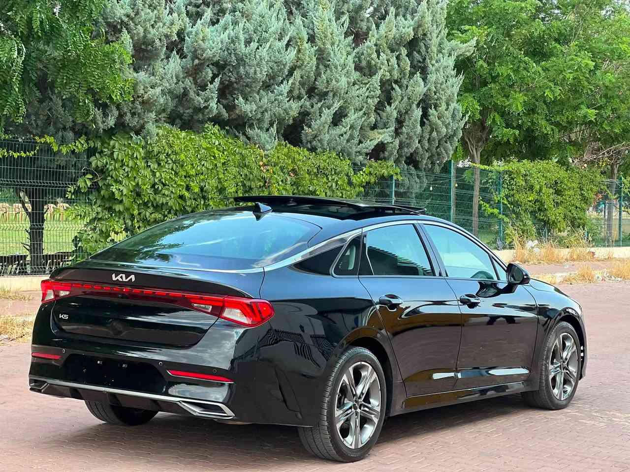 للبيع كيا K5 موديل 2024 gtline اعلى فئة
* مكفولة كفالة عامة ماعدا اربع اصبع حافه بنيد تكحيل
* امريكي
* بريك بصمه و انظمه قياده رياضي و مريح و اقتصادي
* الممشى: 57 الف مايل
* تبريد قطعتين كشنات هيتر و تبريد
* LED أمامي
* إشارات بالمرايا
* تشغيل ودخول بصمة
* داخل جلد و كشنات خزن و كهربائي 
* Auto Hold
* تشغيل عن بعد .
* تحكمات على المقود
* شاشة مع كاميرا خلفية
* حساسات أمامية وخلفية
* بلوتوث ومكالمات + carplay
* مرايات شفط 
* السيارة نظيفة جداً وبحالة ممتازة
* الإطارات بحالة جيدة
* بعد بيها كومه مواصفات ماتنعد….
* السيارة رقم كاتي تترقم محافظات الشمال

السعر: ١٧٧ ورقه وقابل للتفاوض بسيط
***********
***********

