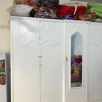 غرفه اخشاب عراقي للبيع سعر 390 الف لاستفسار. 07748888339