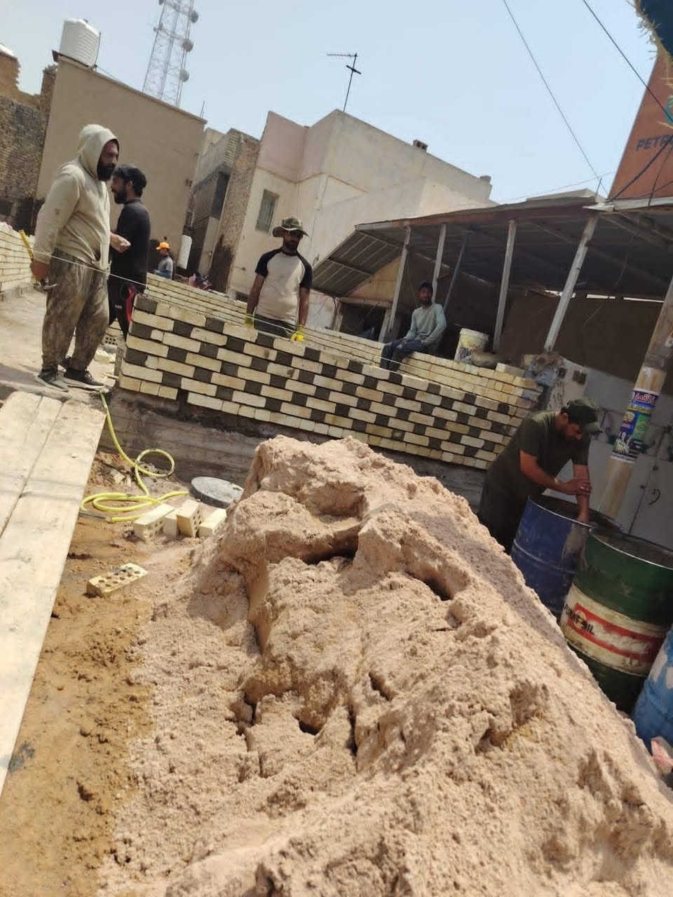 سلام عليكم
بناء - ترميم - مقاولات عامة - ديكورات - 
واحلى من هيج متنطي اي فلوس الة تشوف شغل بعينك 
يعني مأمن ع فلوسك وع شغل الي يعجبك وحسب الاتفاق 
وبسعار مناسبة جدآ 

وتبدآ الاسعار الهياكل من 250 الف فما فوق حسب الاتفاق
وتبدآ الاسعار المفتاح من 450 الف فما فوق حسب الاتفاق
للاستفسار ***********
