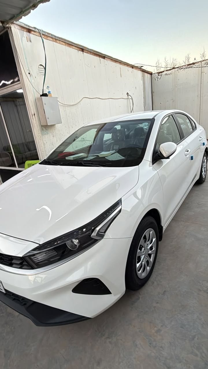 سلام عليكم
سيراتو.  ٢٢
رقم أربيل 
محرك.    1600
قطعتين تبريد 
كشاف +كروز سرعه  
السعر ١٥٣ وبيها مجال. قليل
***********
واسط الزبيديه
