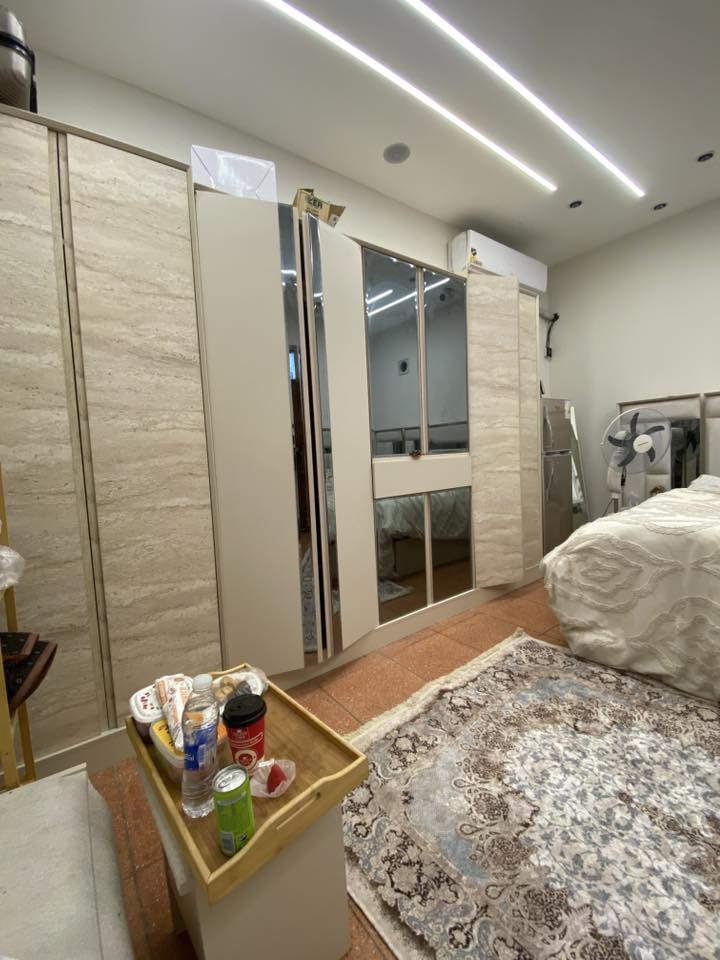 الغرفه للبيع بسعر مناسب ب مليون و100
لشراي واتساب ***********
